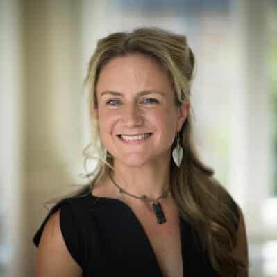 Professor Nathalie Sneddon headshot.