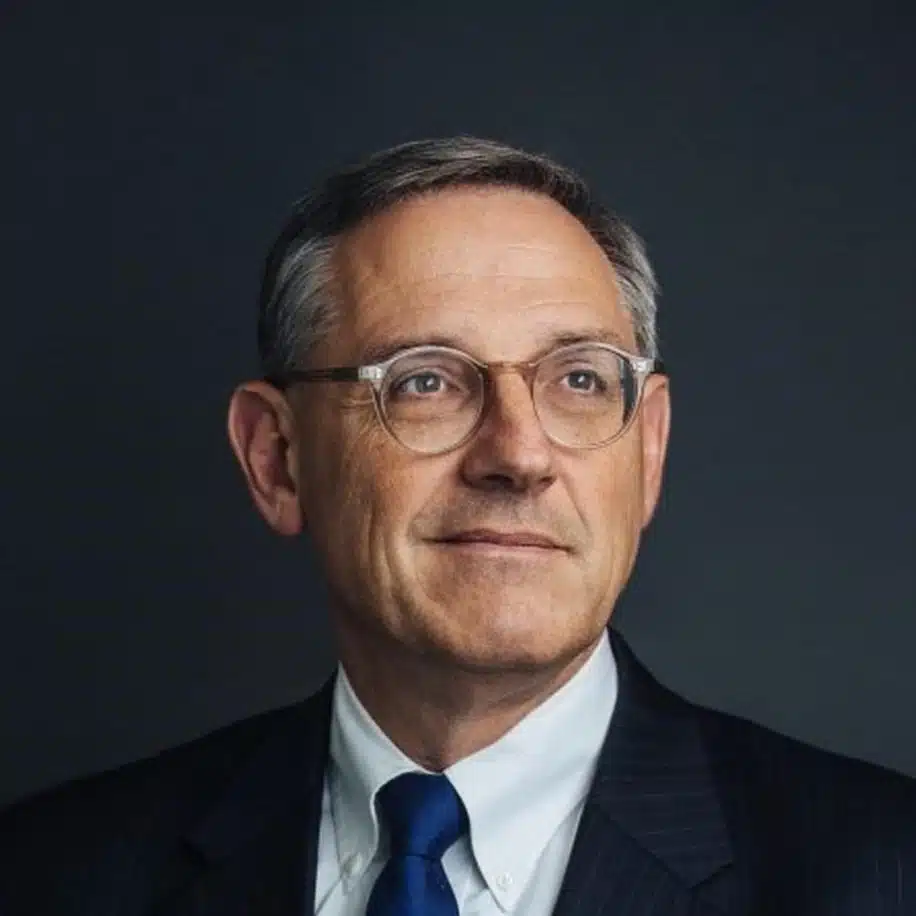 Professor Peter Tufano headshot.